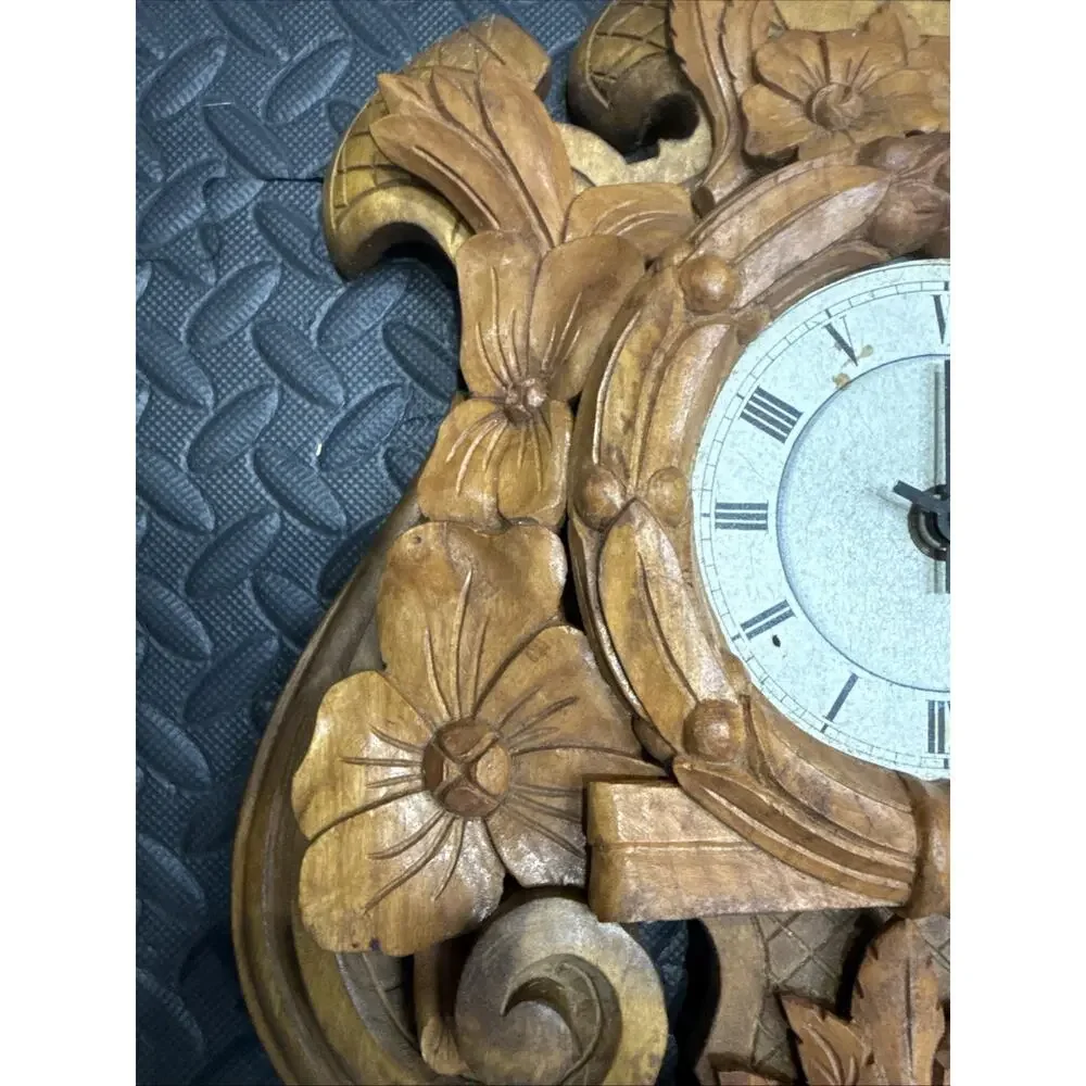 Clock baroque style
